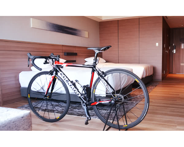 サイクリストに優しい宿ペア宿泊券<br />
（3万円相当）