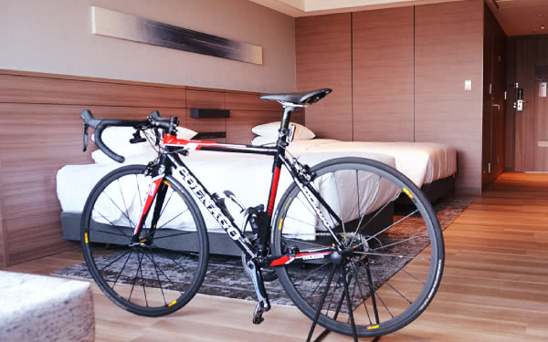 A Pair of Cyclist-Friendly Hotel Vouchers<br />
 (worth 30,000 yen)